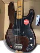 Squier Classic Vibe '70s Precision Bass, Maple Fingerboard in Walnut - 2