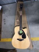 Yamaha FGX830C Acoustic-Electric Folk Guitar, Natural - 2