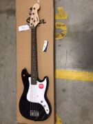 Squier Sonic Bronco Bass, Laurel Fingerboard in Black - 2