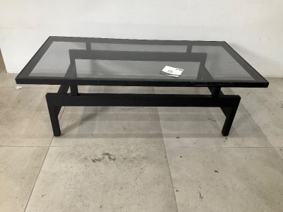 1 x Glass Coffee Table 122cm (w) x 62cm (d) x 35cm (h)