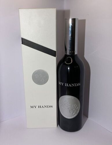 Two Hands My Hands Holy Grail Vineyard Shiraz 2015 (Gift Box) (1x 750mL)