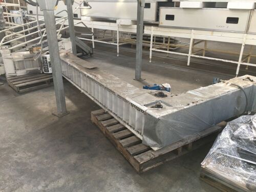 ASEECO MOTORISED MULTI BIN GOOSE NECK ELEVATING CONVEYOR Model: ALSO-9-CPCD with 260mm Bucket, Approx 3.5m Height, Approx 2.5m Upper Infeed Arm, Approx 1.5m Lower Infeed Arm, 415V 3 Phase Geared Drive Motor and Control