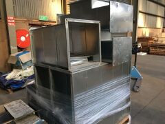 4x Spinaway Roof Vents and 6 Galvanised Steel Duct Sections