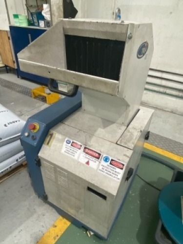 2006 Tria 32-20/JM-SL Granulator