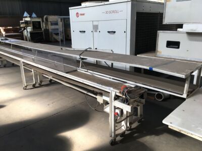 Mobile 7m 200mm Wide Belt Picking Conveyor with 415V 3 Phase Electric Motor and Switch