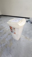 9 x Nylex Liftop Tidy Plastic Granule Bins
