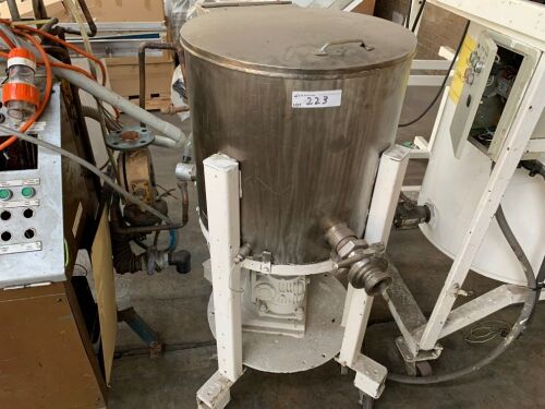 Stainless Steel Approx 180 Litre Mixing Tank with Bottom Mounted Agitator, Belt Drive to 415V 3 Phase Electric Motor and Switch