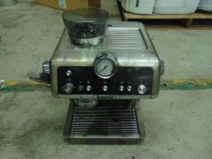 DeLonghi La Specialista Manual Coffee Machine EC9335M - 2