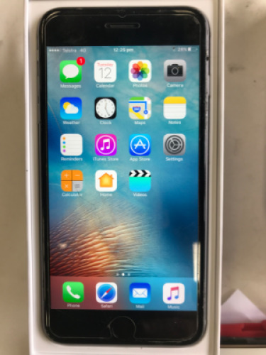 iPhone 6S, Apple, 64GB (unlocked)Slightly cracked screen, in box, Space Grey