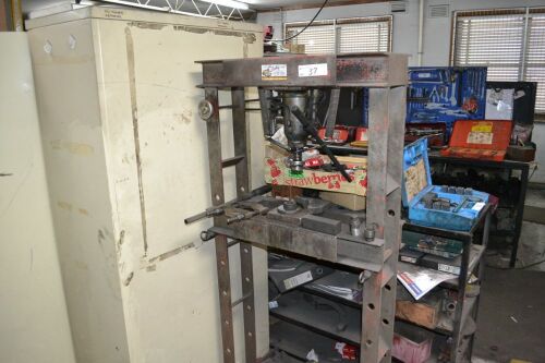 Heavy Duty Steel Framed Hydraulic Garage Press