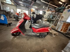 Classic 125 Vesper Scooter