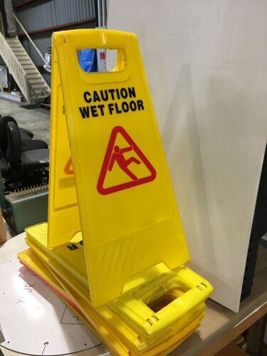 7 x Moulded Plastic "Wet Floor" Safety Signs