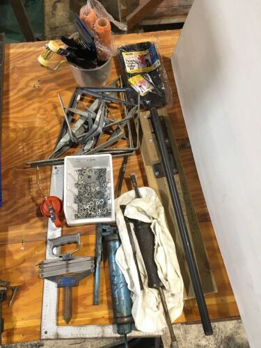 2 x Assorted Grease Guns, Pop Riveter, Paint Rollers, Ring Clamp, Oil Can, Brackets etc