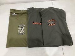 Bundle of 3 x The Mad Hueys - Short Sleeve Tee's - Assorted Styles and Colours - Size M - Total RRP $149.97