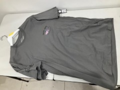 Bundle of 2 x Salty Crew - Big Blue Premium Short Sleeve Tee - Charcoal - SCM44110 - Size M - Total RRP $99.98