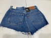 Levi's 501 Shorts - A High Rise Fitted Through the Hip - 563270081 - Size 26 - 3
