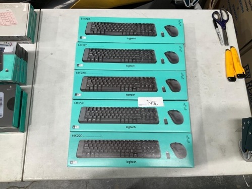 Bundle of 5 x Logitech MK220 Wireless Keyboard and Mouse Combo - Total RRP $250