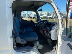11/2013 Fuso Canter 515 Refrigerated Pantech - 18