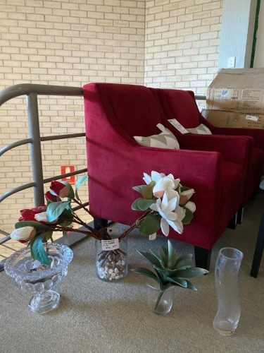 Vase Bundle with Flowers, 4 pieces, $99 RRP - Ex Display