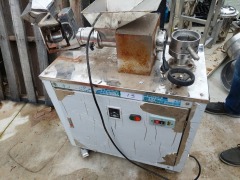 XuZhong JGB-120-5A Stainless Steel Motorised Automatic Dumpling Making Machine with Adjustable Head
