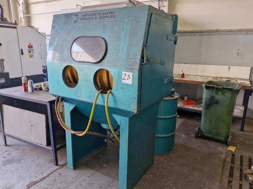Abrasive Blasting Service & Supplies Heavy Duty Steel framed Sand Blasting Cabinet