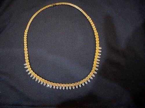 18ct Yellow Gold Diamond Necklace with 35x Pear Brilliant cut diamonds