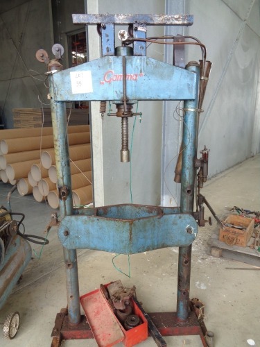 GAMMA Manual Hydraulic Press