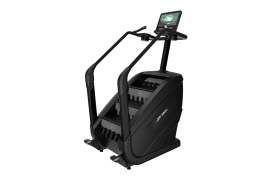 Life Fitness Integrity+ PowerMill Climber with Discover SE4 16" Console (Black Onyx)