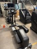 Life Fitness Integrity+ Series Cross-Trainer with Discover SE4 16" Console (Black Onyx) - 2