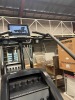 Life Fitness Integrity+ PowerMill Climber with Discover SE4 16" Console (Black Onyx) - 4