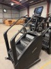 Life Fitness Integrity+ PowerMill Climber with Discover SE4 16" Console (Black Onyx) - 4