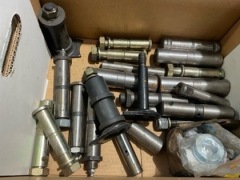 Truck Front Suspension Part, Alloy Steel Wheel Bolt, Suspension Leaf