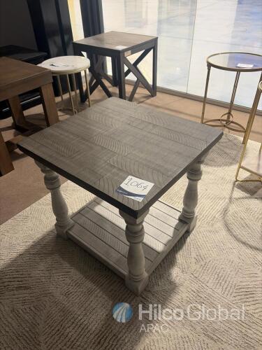 Signature Design by Ashley Beckincreek T814-3 End Table