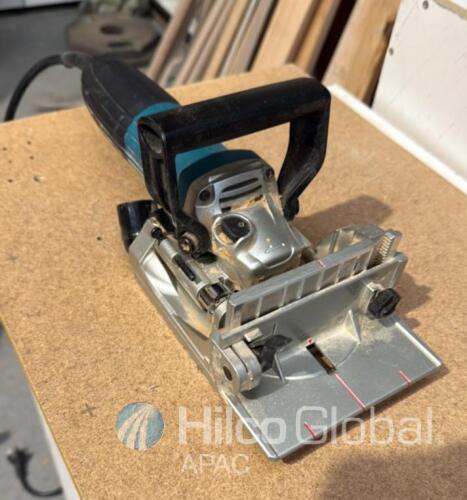 Makita PJ7000 Biscuit Joiner 701W 230-240V with Hard Case, Dust Bag, Biscuits, 11,000 RPM