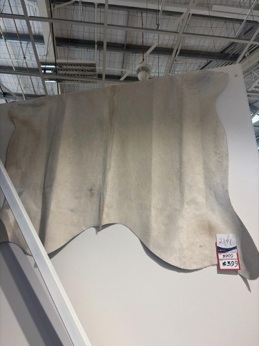 Brazilian Cowhide Rug Model 952, Approximate size 3.15 m&sup2;