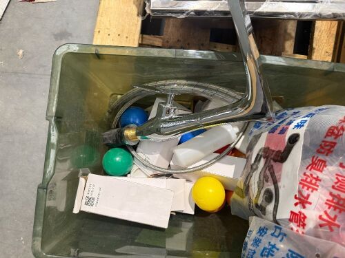 Single Handle Chrome Kitchen Faucet