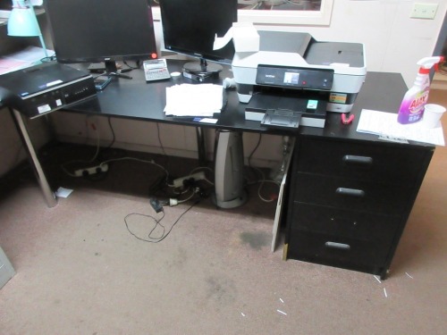 Corner Desk Unit with 4 Drawers, 2500 x 800mm
