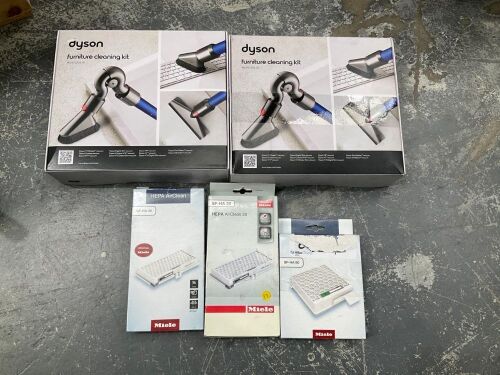 Bundle of Vacuum accessories