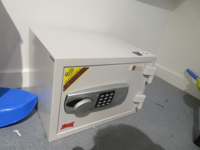 Small Floor Safe, Defiance Safe, 420 x 350 x 300mm H