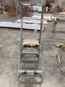 Gorilla 150Kg Max Load Aluminium Step Ladder
