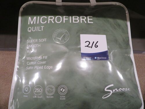 Snooze 250 gram Queen Microfibre Quilt