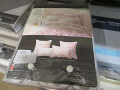 Approx 30 assorted Pillow Cases, Standard & European - 2