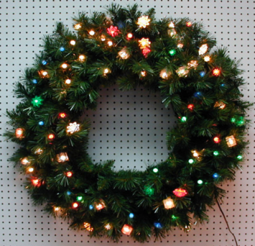 Christmas Wreath (Mock Pine) Decorated With Lights (XM6-2622)