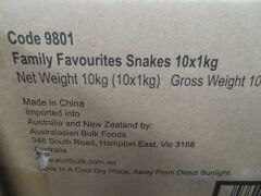 500 x 1kg bags of Family Favourites snakes comprising 50 Boxes of 10x 1kg bags per box, total 500 bags. - 4