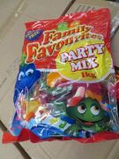 500 x 1kg bags of Family Favourites party mix comprising 50 Boxes of 10x 1kg bags per box, total 500 bags. - 2