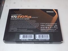 Quantity of 6 x Samsung SSD - 3