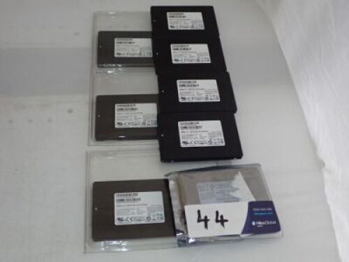 Quantity of 8 x Samsung SSD