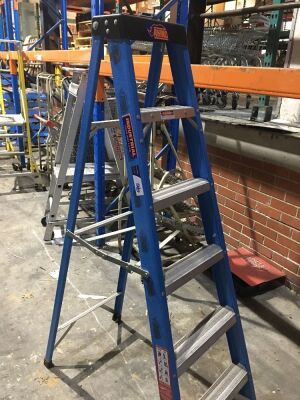 Rhino fibreglass ladder, 5 step