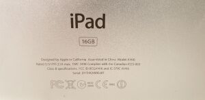 Apple iPad 3rd Generation Wi-Fi 16GB - 3