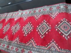 Persian Rug, KPIINRQM, Hallway Runner, Red & Beige Pakistan Pure Wool Pile Jalder, 2200mm L x 780mm W - 4